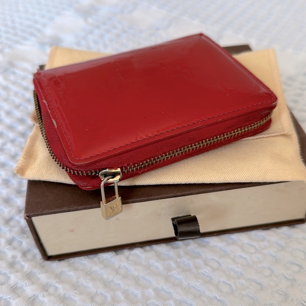 Authentic Louis Vuitton Vernis Zippy Coin Purse, red